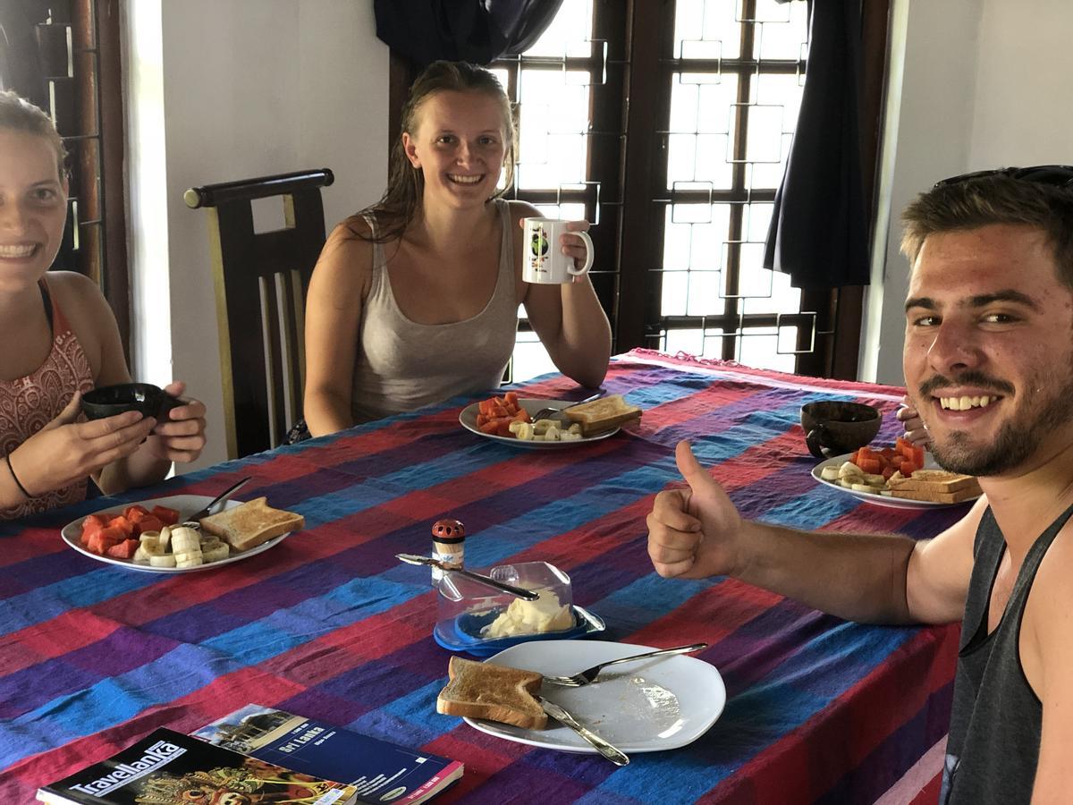 Trip "N" Chill Hostels Colombo Airport Katunayaka Ngoại thất bức ảnh