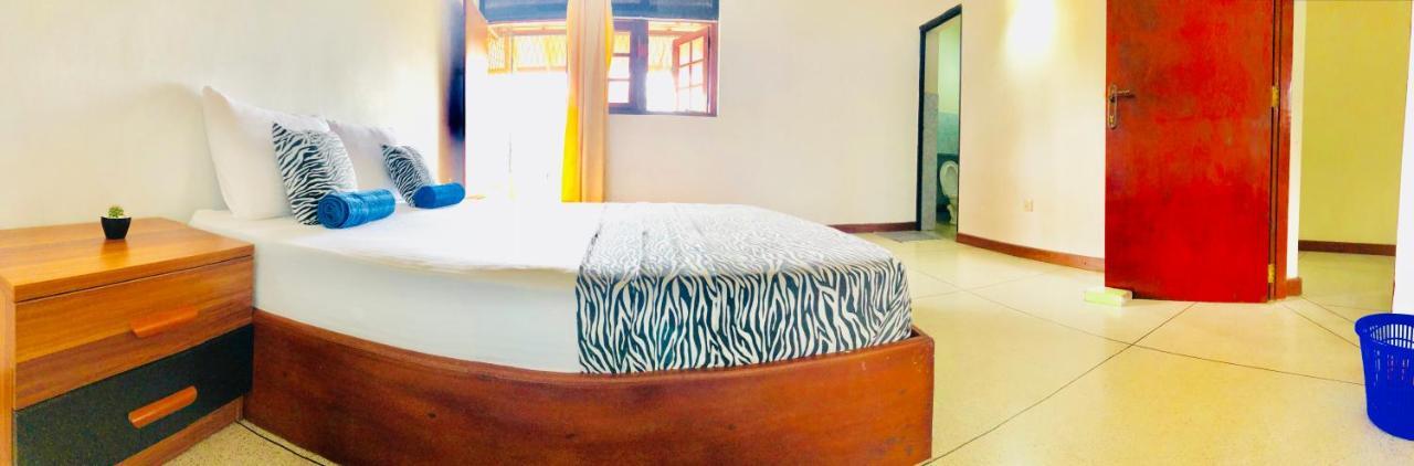Trip "N" Chill Hostels Colombo Airport Katunayaka Ngoại thất bức ảnh